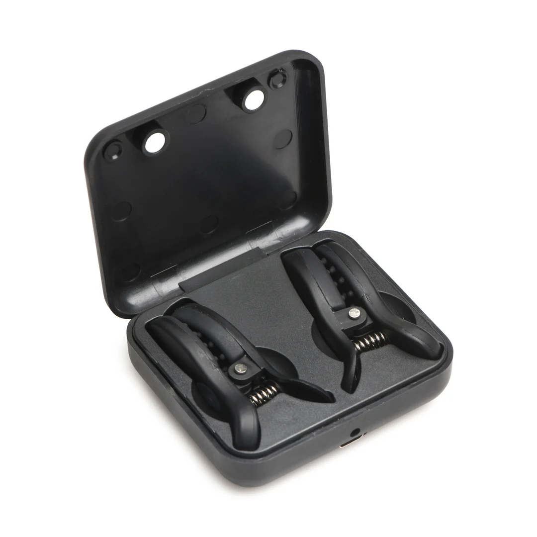 Wibrujące klamerki na sutki XR Brands Dark Grip - obrazek 4