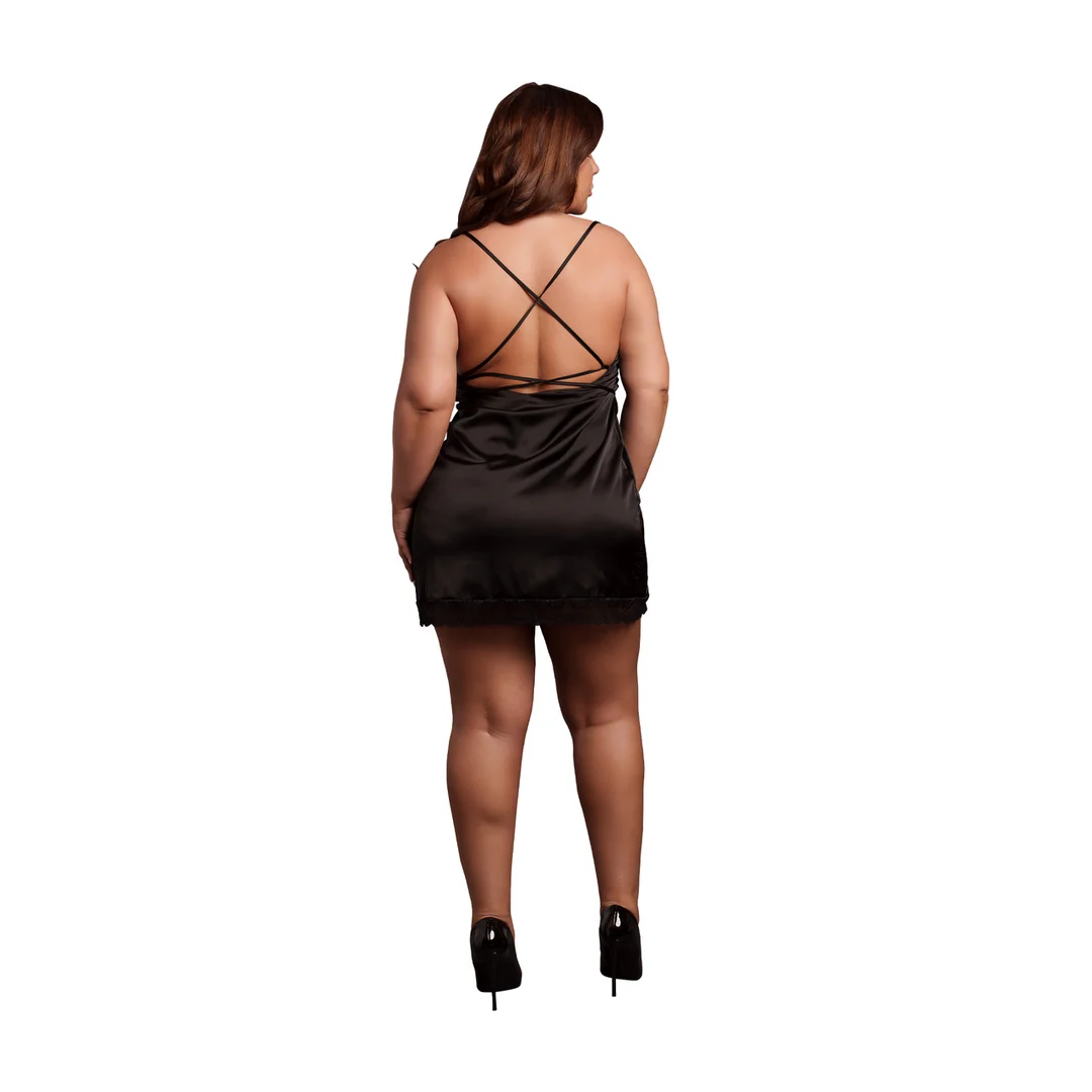 Seksowna jedwabista sukienka plus size z odkrytymi plecami i rozcięciem, pełna blasku – Le Desir - obrazek 3